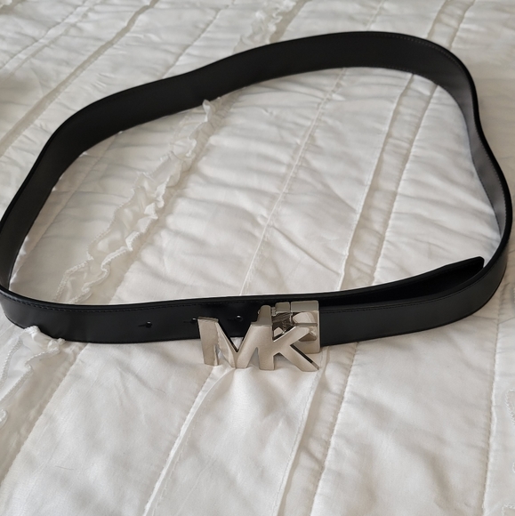 Black Belt Michael Kors MK Woman's Size 40" Large NWOT - Picture 3 of 7